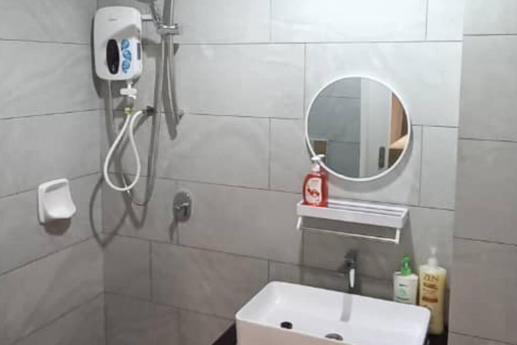 Sky Trees Netflix And Facilities At Bukit Indah Apartment *