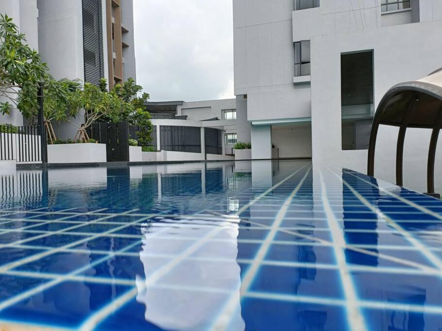 Apartment Sky Trees Netflix And Facilities At Bukit Indah *